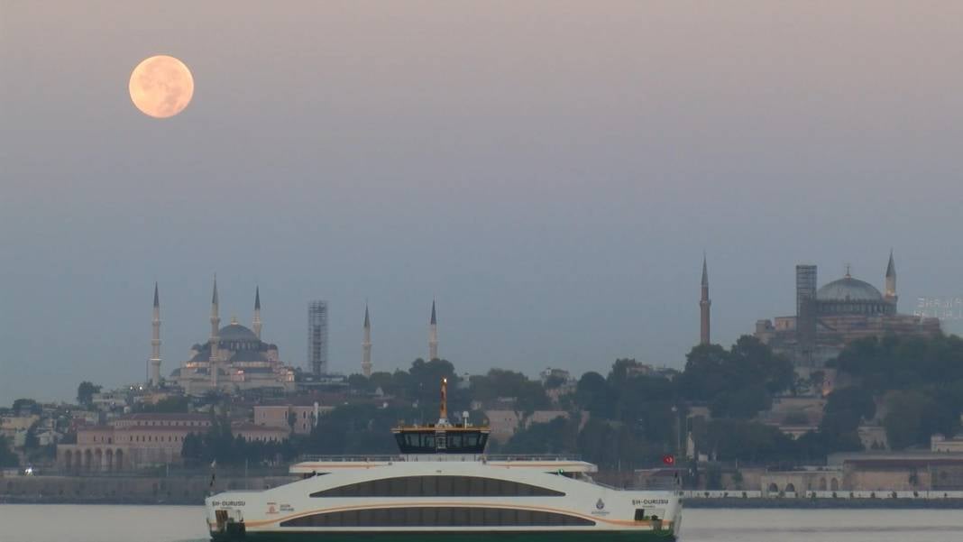 Görenler mest oldu! Normal halinden yüzde 30 daha parlak ve dünyaya hiç olmadığı kadar yakındı 10